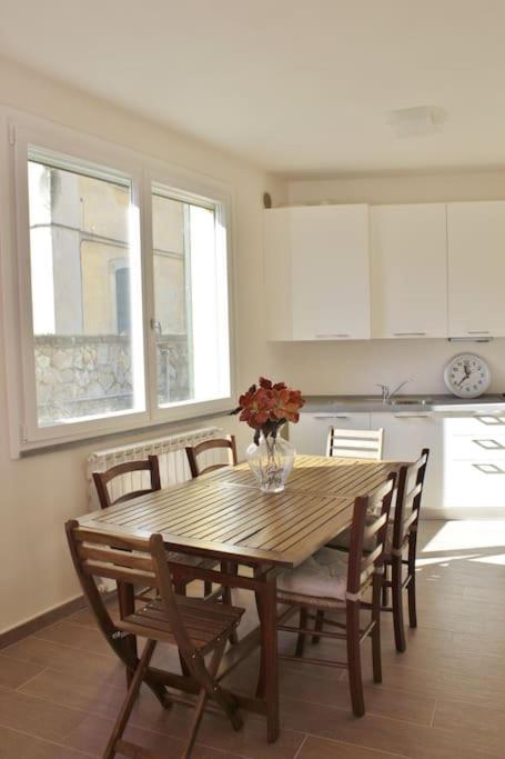 Villa Livia ลาสเปเซีย ภายนอก รูปภาพ